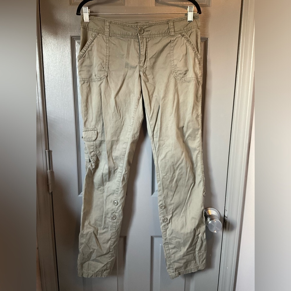Maurices 5/6 olive cargo pants